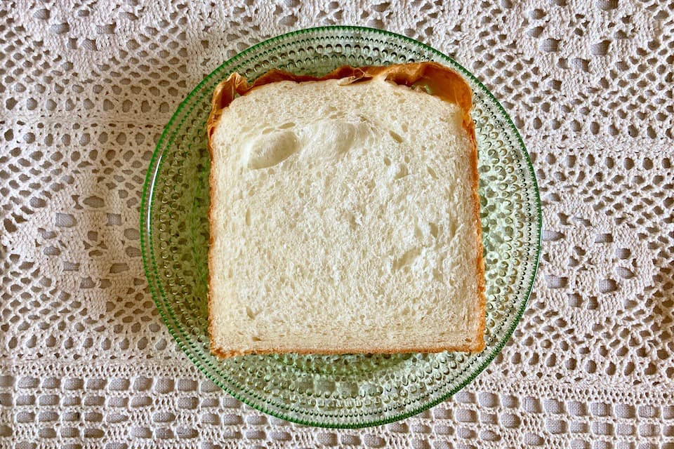 「LITTLE BY LITTLE」の角食パン